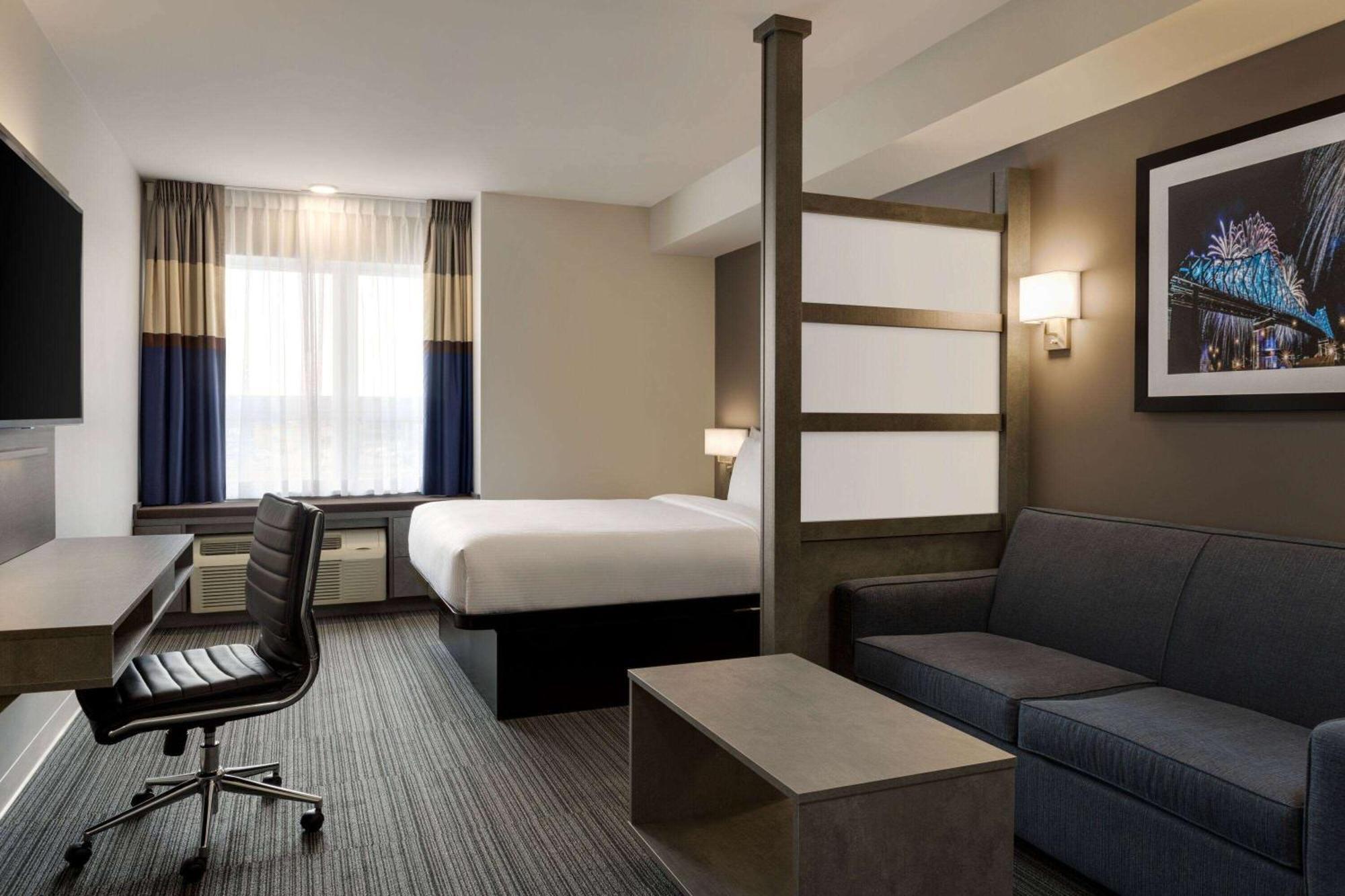 Microtel Inn & Suites By Wyndham Boisbriand 세인트테라세 외부 사진