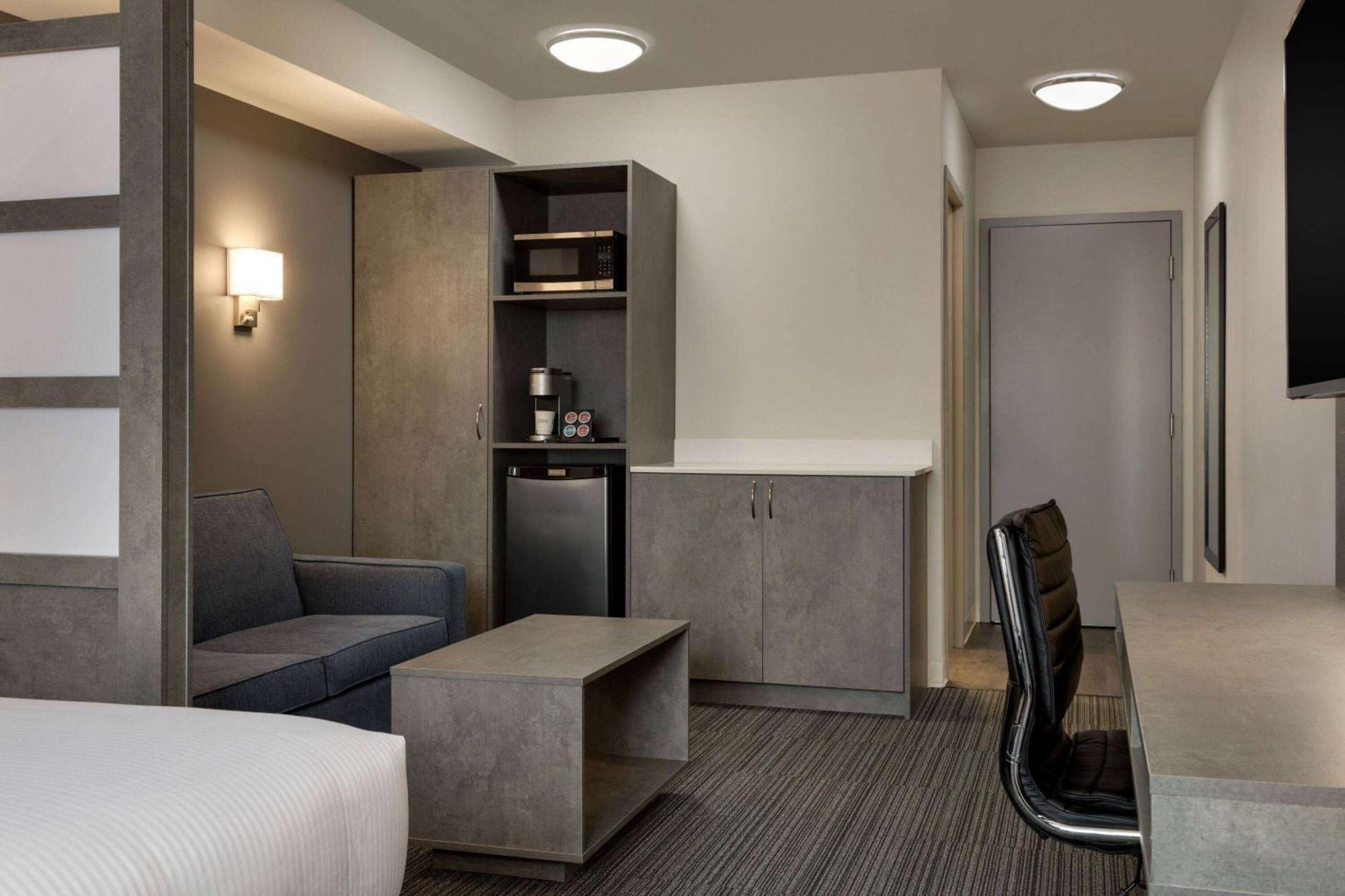 Microtel Inn & Suites By Wyndham Boisbriand 세인트테라세 외부 사진